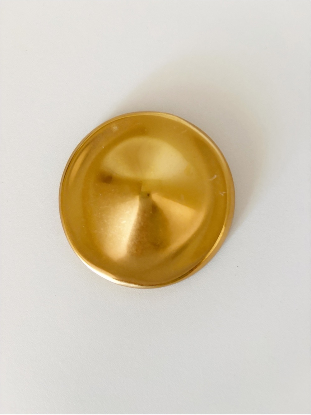 Vintage Monet gold tone round brooch pin